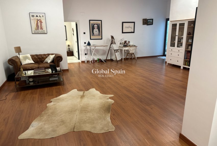 Wederverkoop - VILLA -
CIUDAD QUESADA