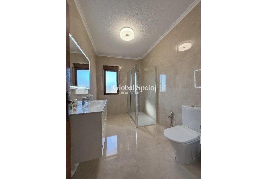 Wederverkoop - VILLA -
CIUDAD QUESADA