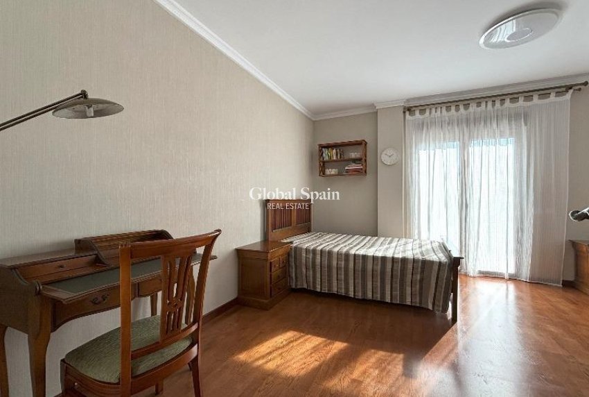 Wederverkoop - VILLA -
CIUDAD QUESADA