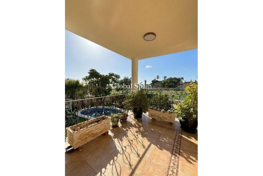 Wederverkoop - VILLA -
CIUDAD QUESADA