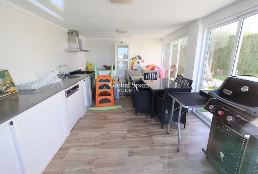 Wederverkoop - VILLA -
CIUDAD QUESADA