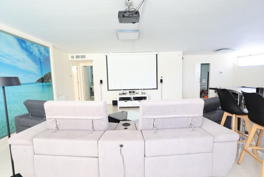 Wederverkoop - VILLA -
CIUDAD QUESADA