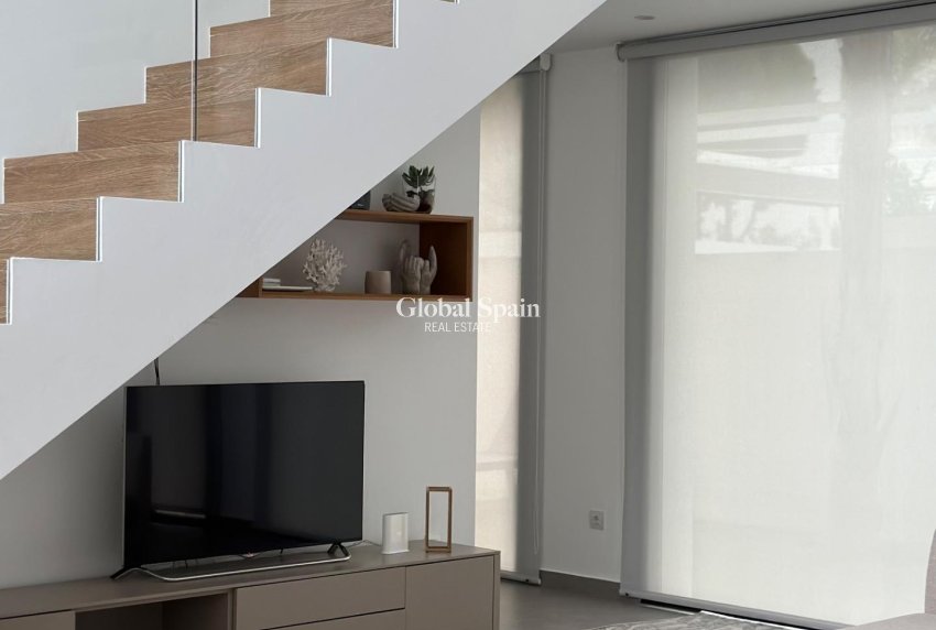 Wederverkoop - VILLA -
CIUDAD QUESADA