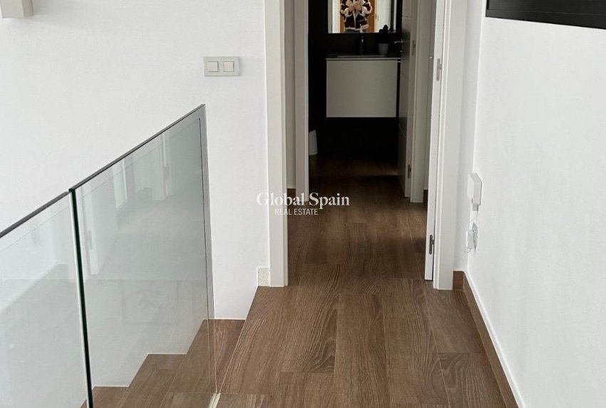 Wederverkoop - VILLA -
CIUDAD QUESADA