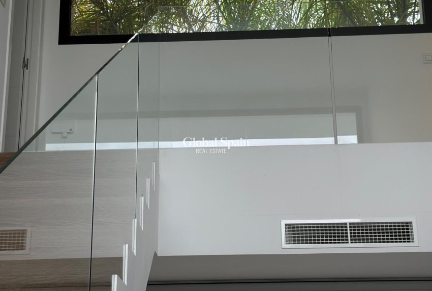 Wederverkoop - VILLA -
CIUDAD QUESADA