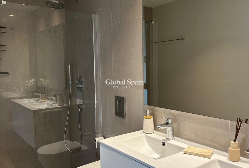 Wederverkoop - VILLA -
CIUDAD QUESADA