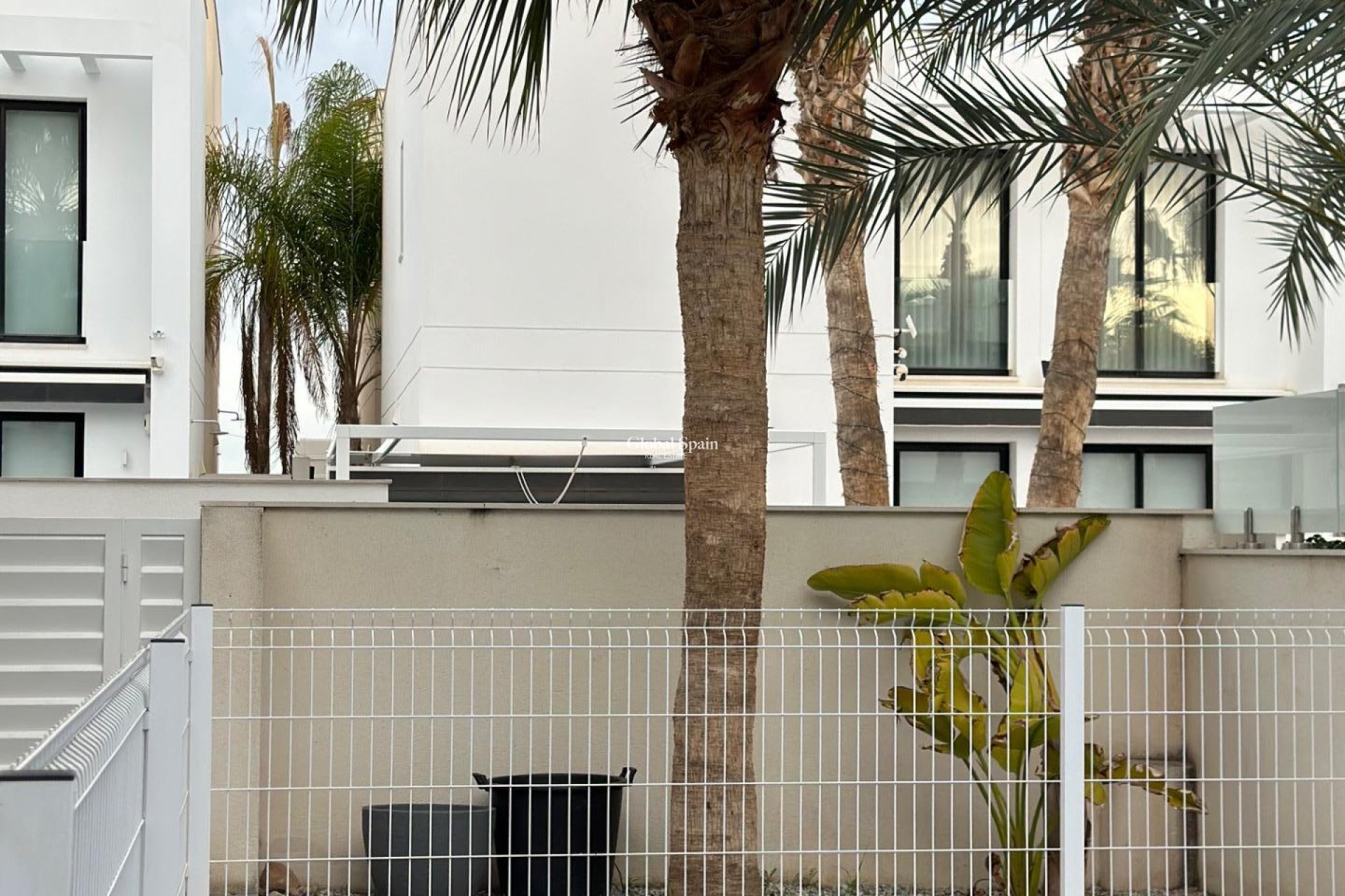 Wederverkoop - VILLA -
CIUDAD QUESADA