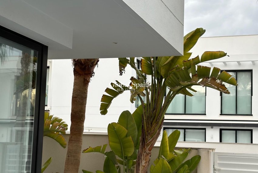 Wederverkoop - VILLA -
CIUDAD QUESADA