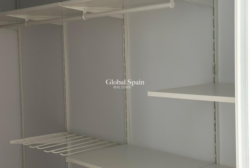 Wederverkoop - VILLA -
CIUDAD QUESADA