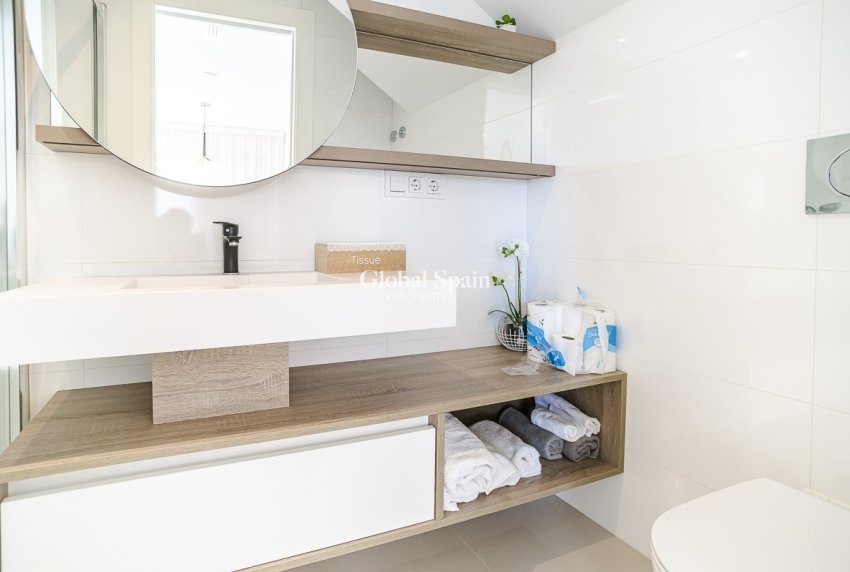 Wederverkoop - VILLA -
CIUDAD QUESADA