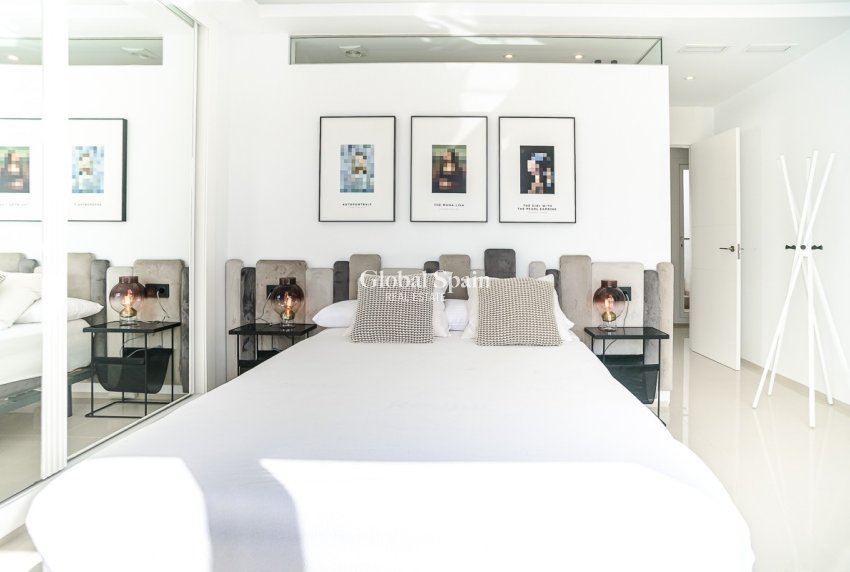 Wederverkoop - VILLA -
CIUDAD QUESADA