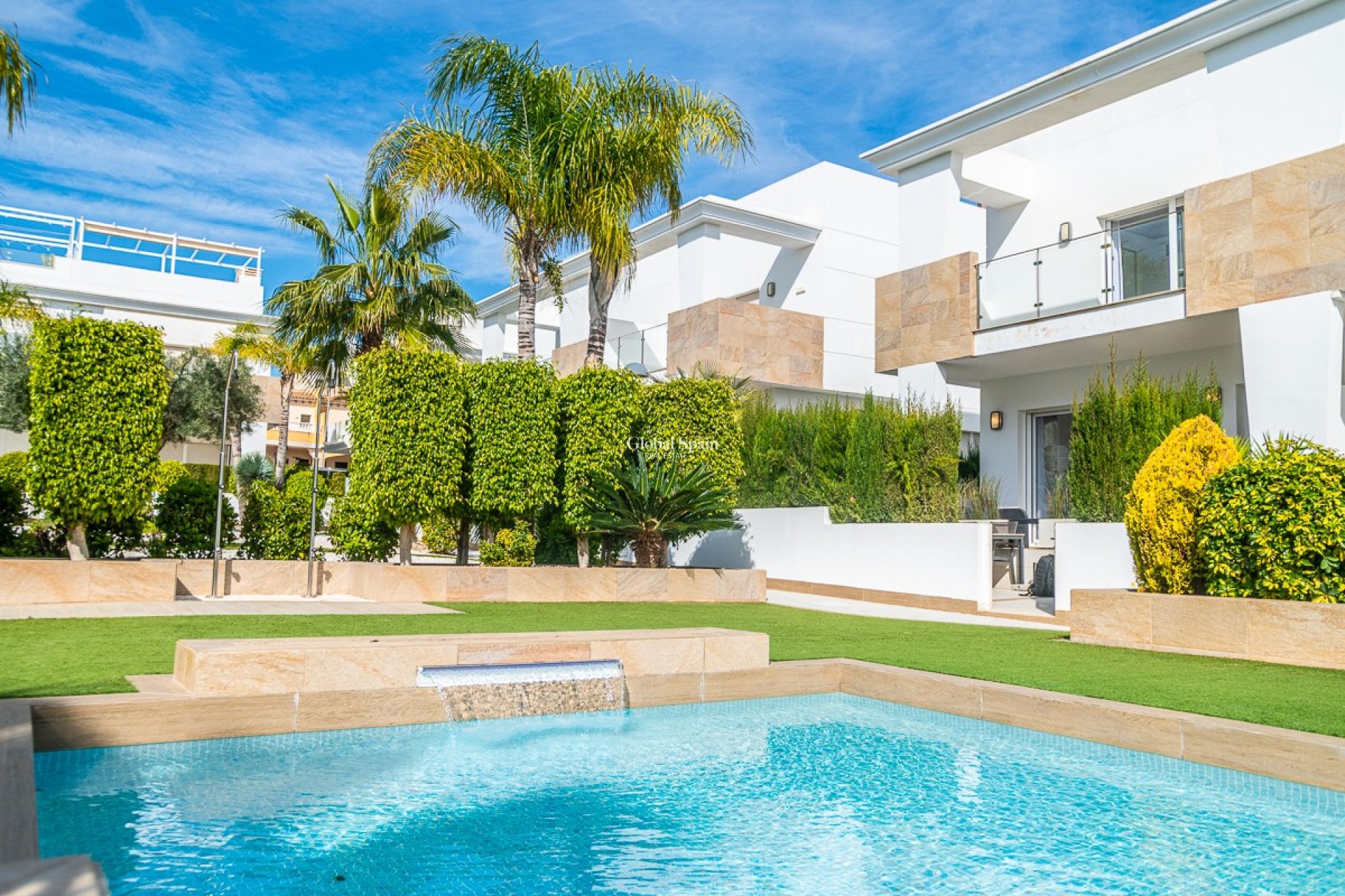 Wederverkoop - VILLA -
CIUDAD QUESADA