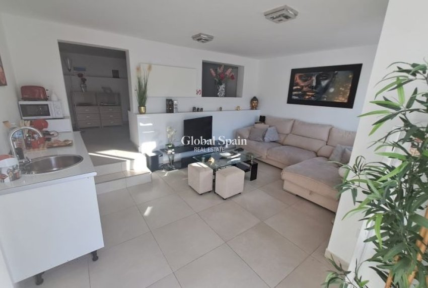 Wederverkoop - VILLA -
CIUDAD QUESADA