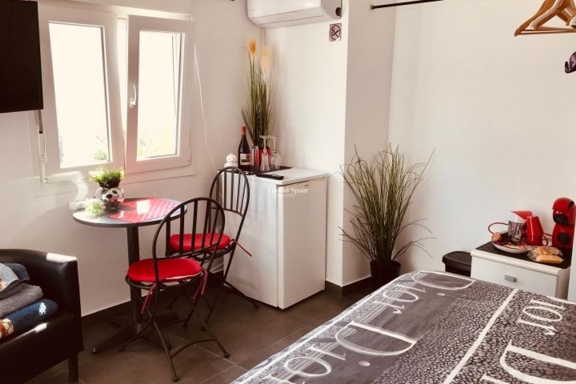 Wederverkoop - VILLA -
CIUDAD QUESADA