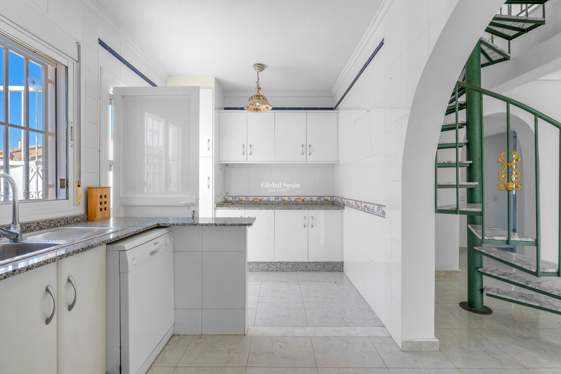 Wederverkoop - VILLA -
CIUDAD QUESADA