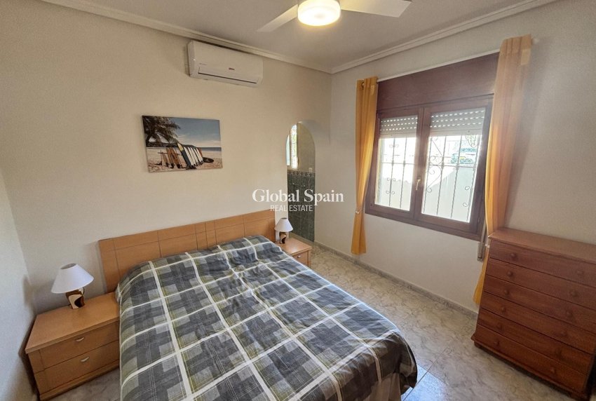 Wederverkoop - VILLA -
CIUDAD QUESADA