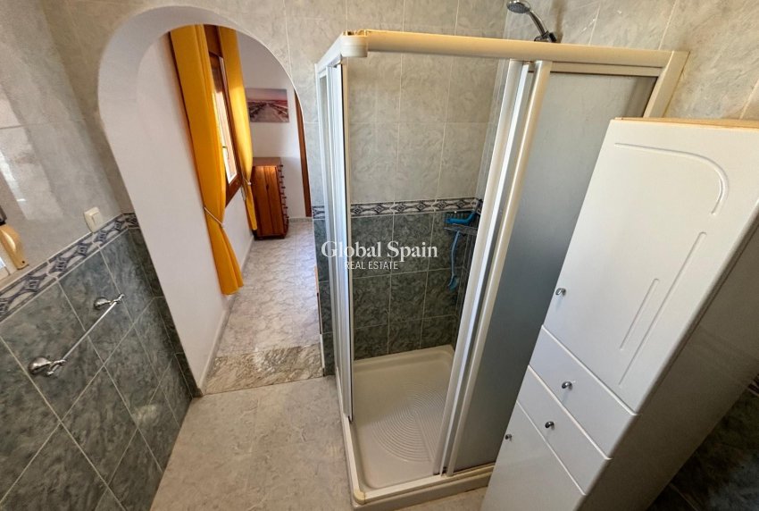 Wederverkoop - VILLA -
CIUDAD QUESADA