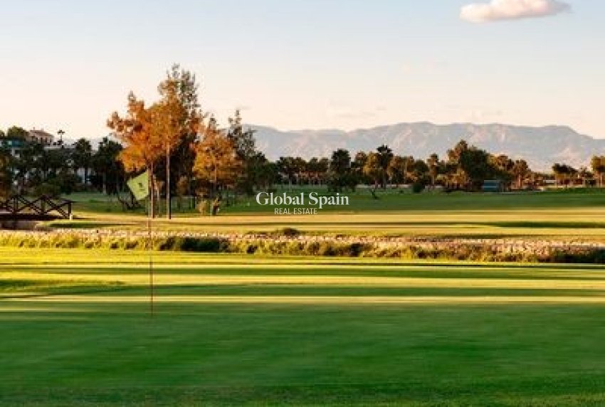 Wederverkoop - VILLA -
CIUDAD QUESADA