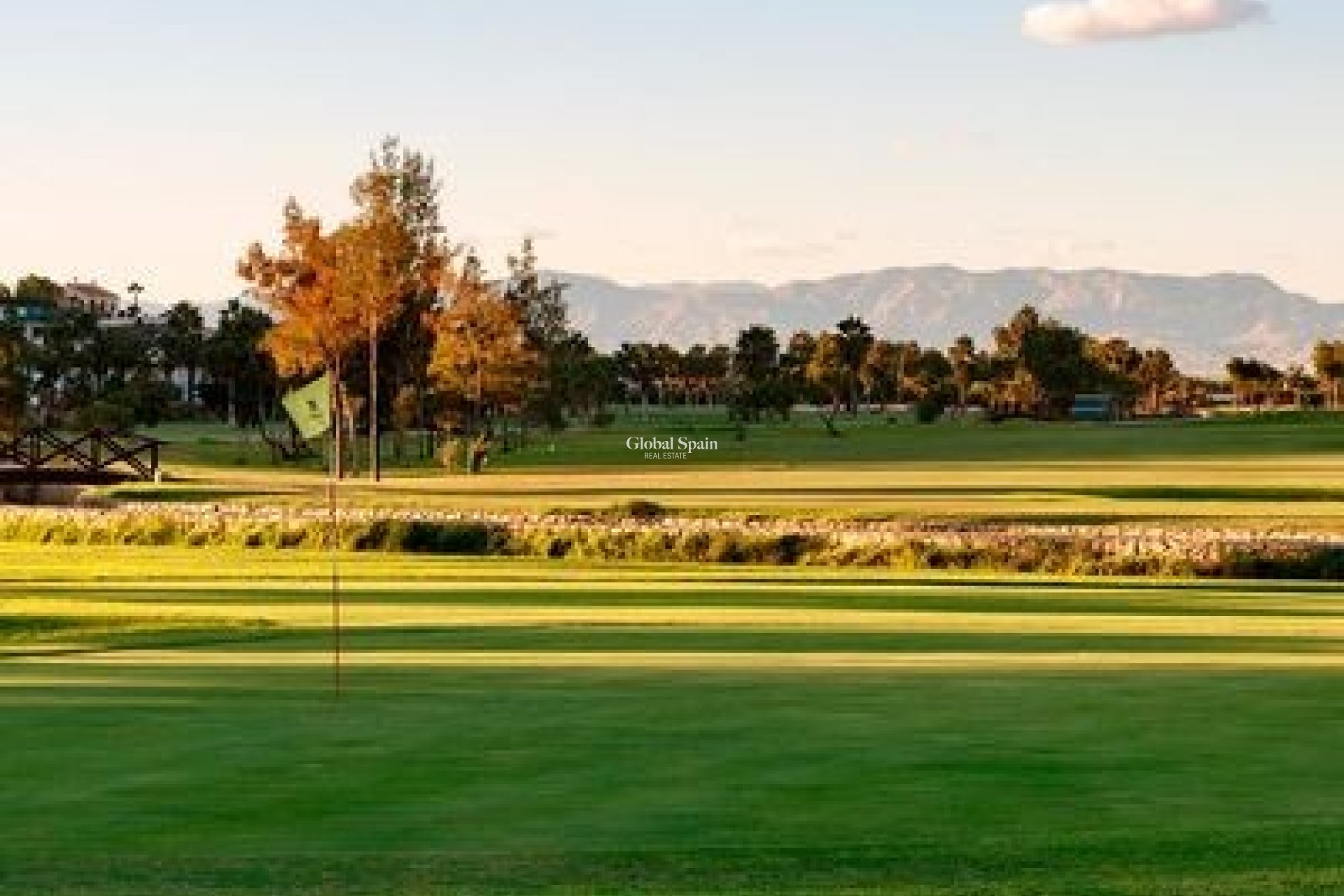 Wederverkoop - VILLA -
CIUDAD QUESADA