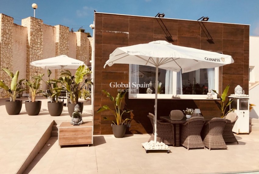 Wederverkoop - VILLA -
CIUDAD QUESADA