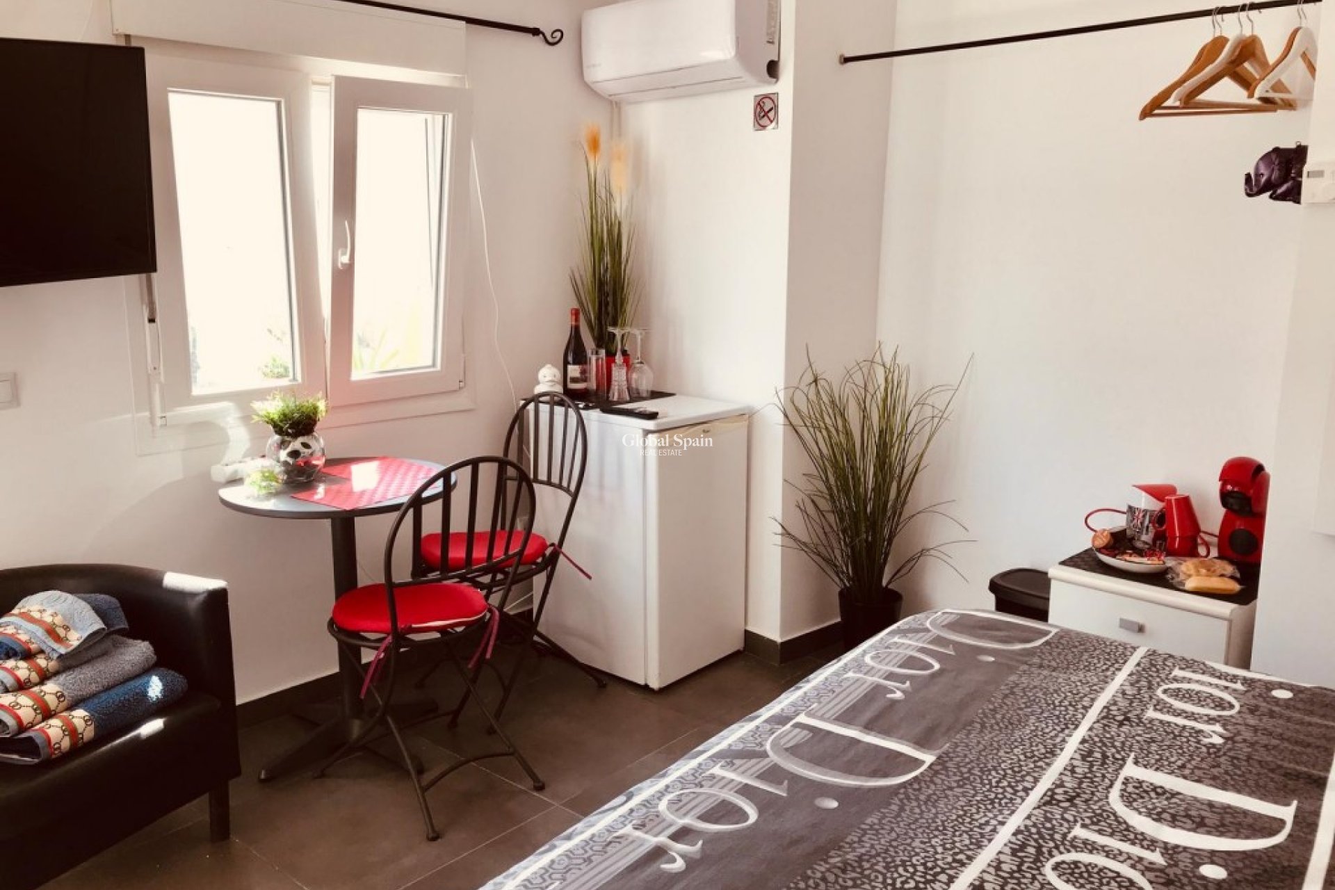 Wederverkoop - VILLA -
CIUDAD QUESADA