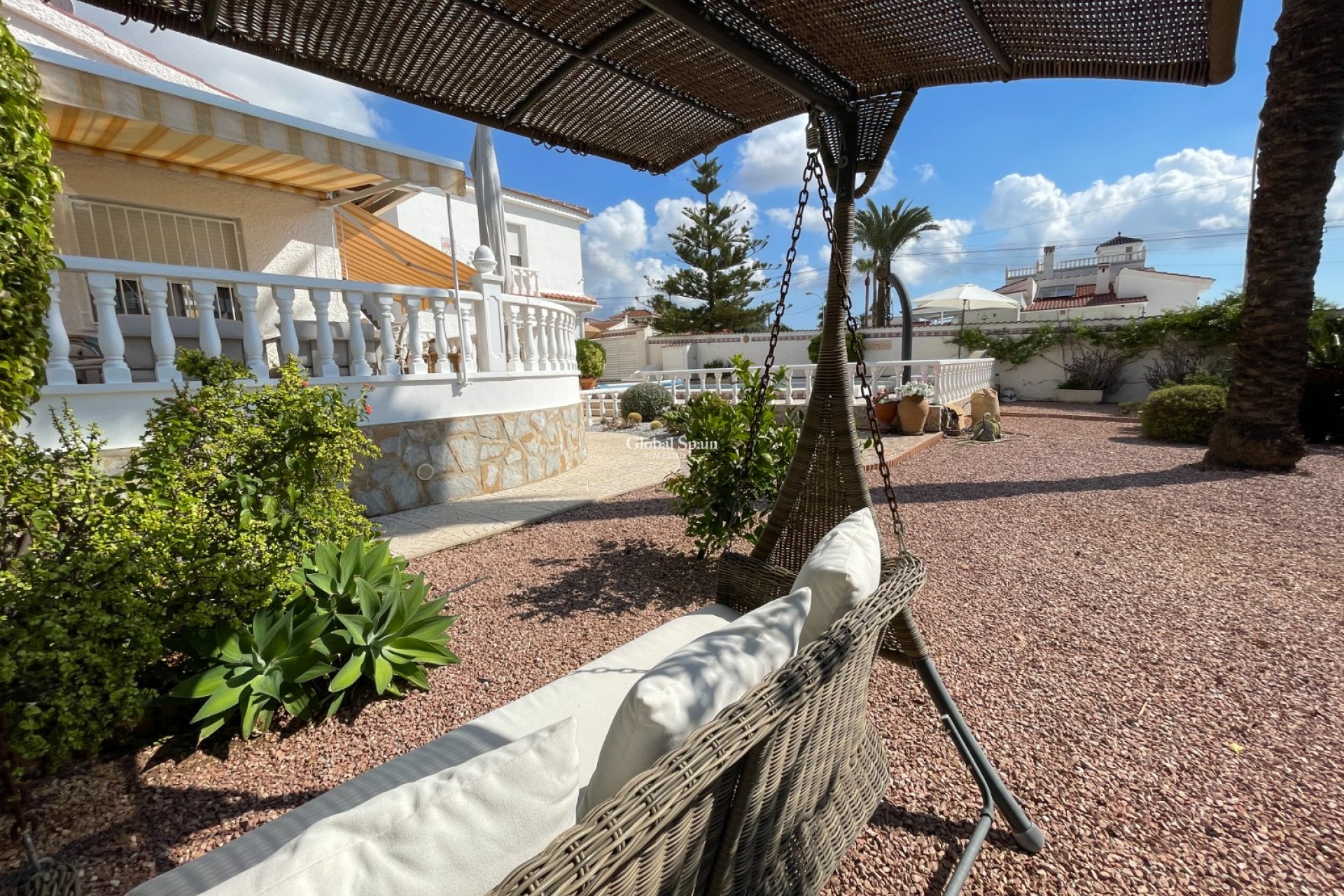 Wederverkoop - VILLA -
CIUDAD QUESADA