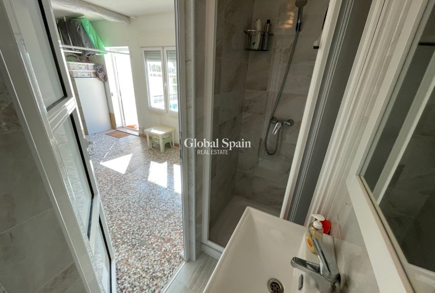 Wederverkoop - VILLA -
CIUDAD QUESADA