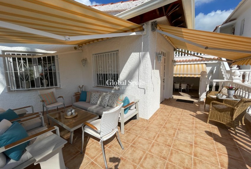 Wederverkoop - VILLA -
CIUDAD QUESADA