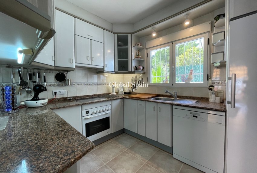 Wederverkoop - VILLA -
CIUDAD QUESADA