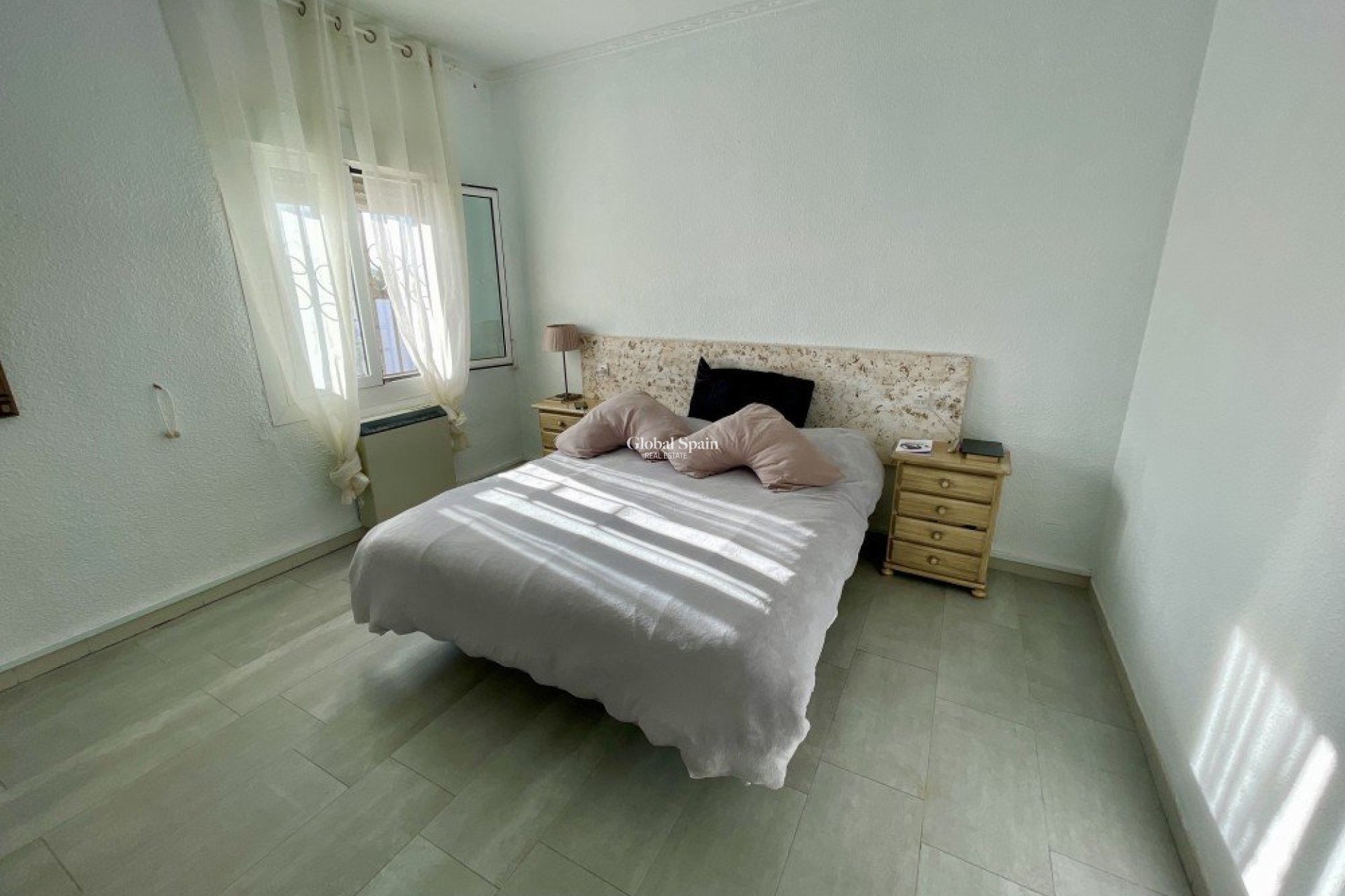 Wederverkoop - VILLA -
CIUDAD QUESADA