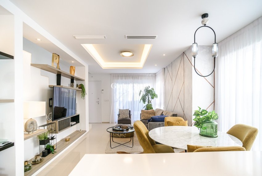 Wederverkoop - VILLA -
CIUDAD QUESADA