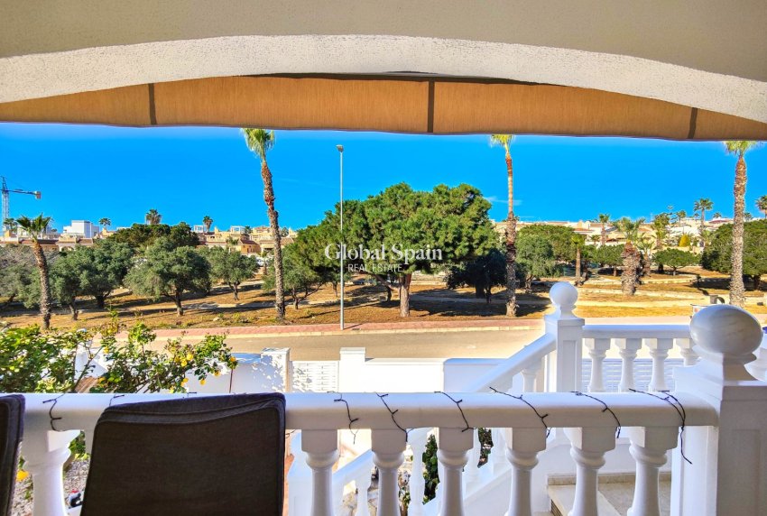 Wederverkoop - VILLA -
CIUDAD QUESADA