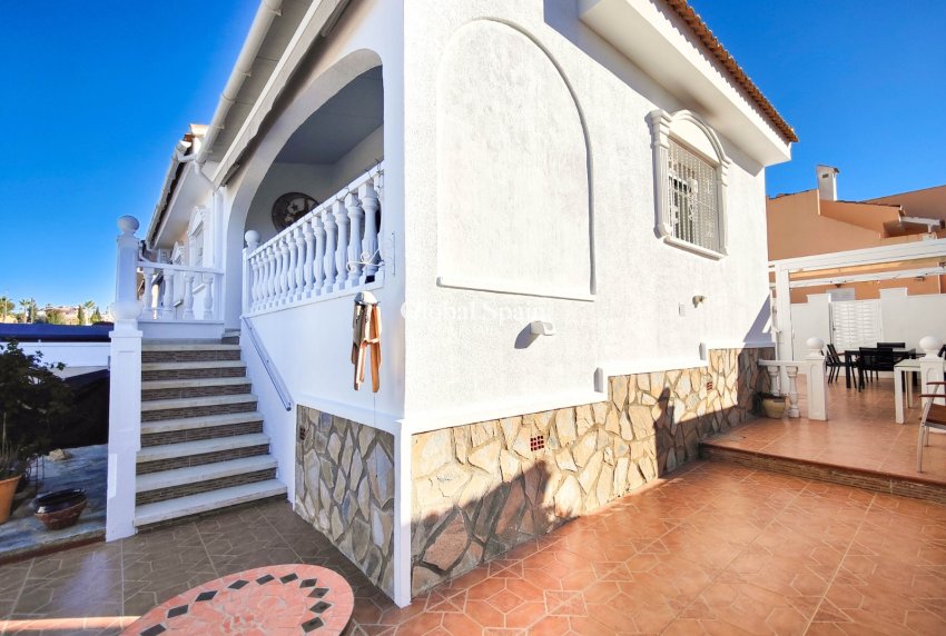 Wederverkoop - VILLA -
CIUDAD QUESADA