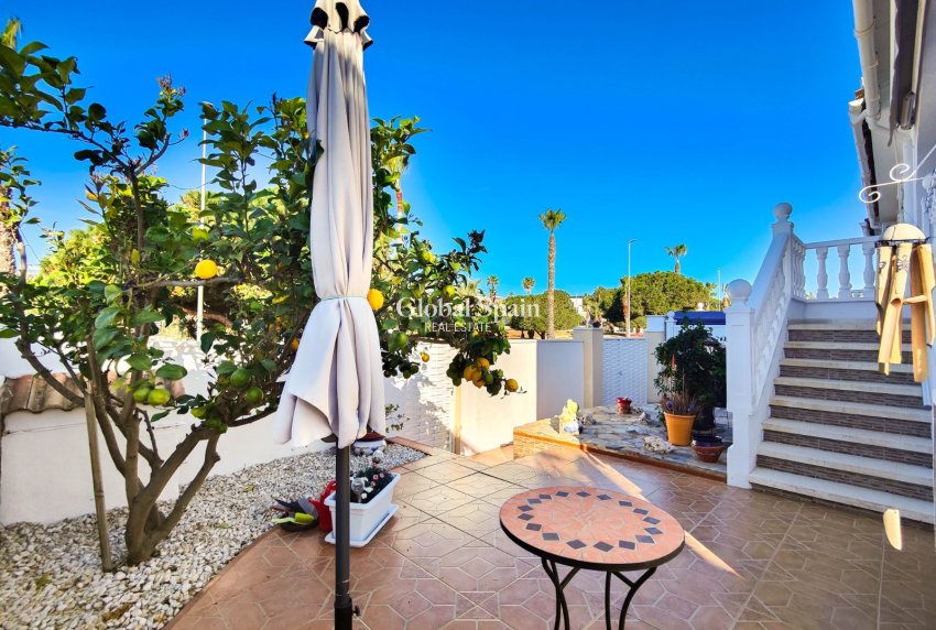 Wederverkoop - VILLA -
CIUDAD QUESADA