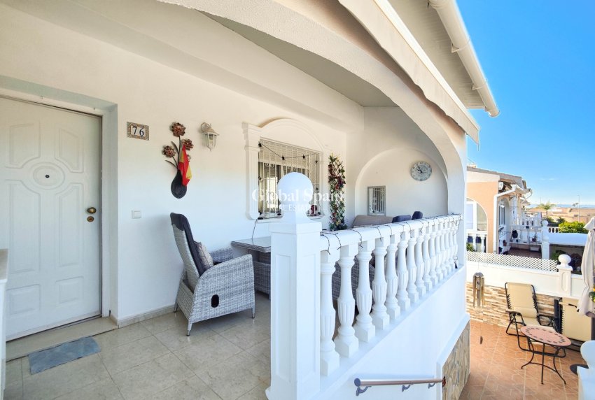 Wederverkoop - VILLA -
CIUDAD QUESADA