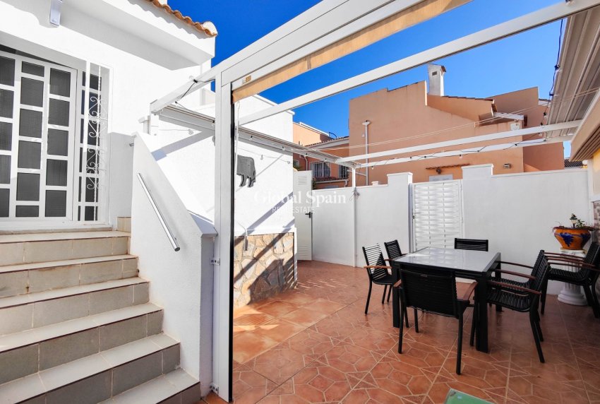 Wederverkoop - VILLA -
CIUDAD QUESADA