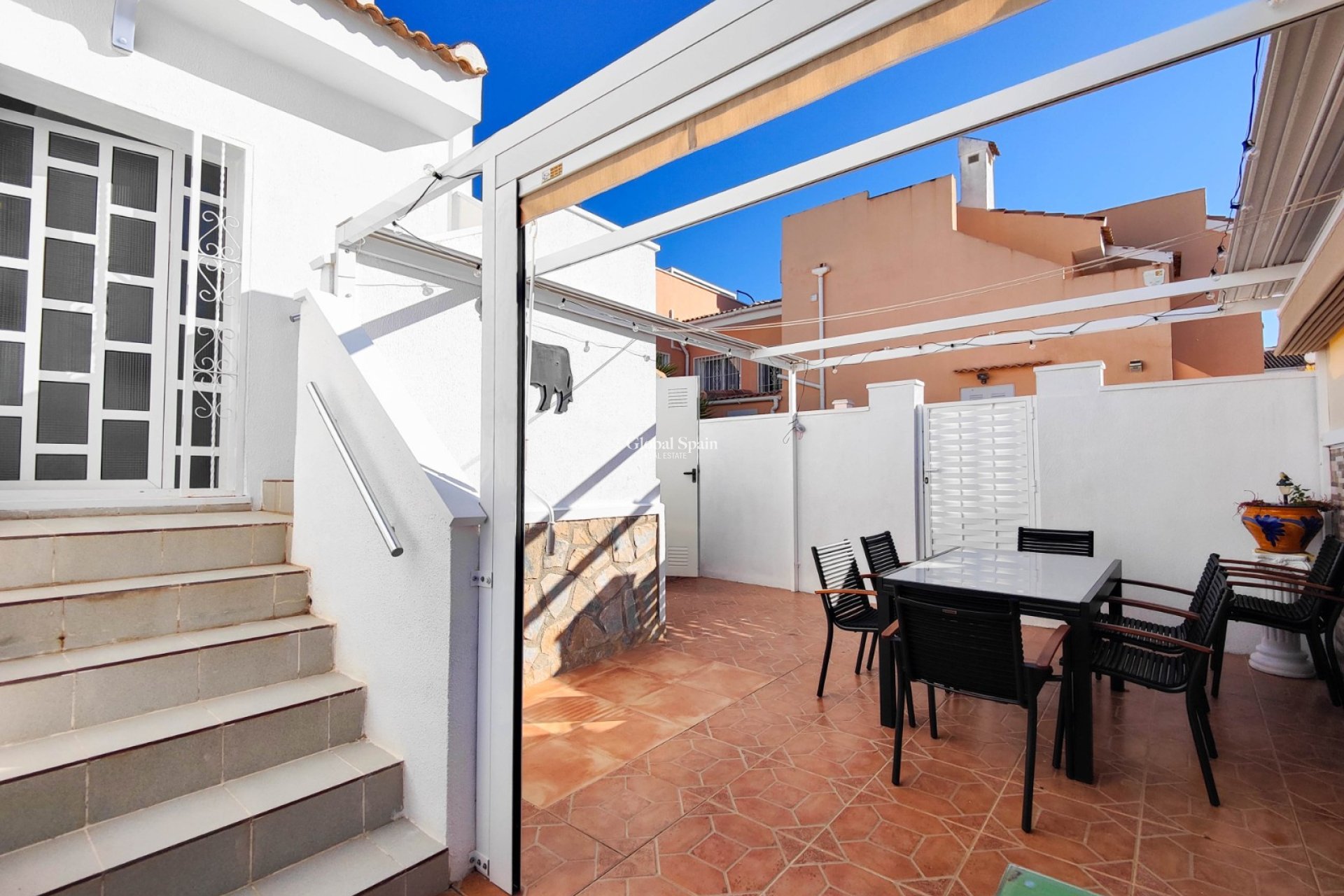 Wederverkoop - VILLA -
CIUDAD QUESADA