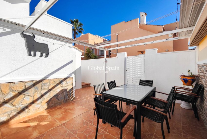 Wederverkoop - VILLA -
CIUDAD QUESADA
