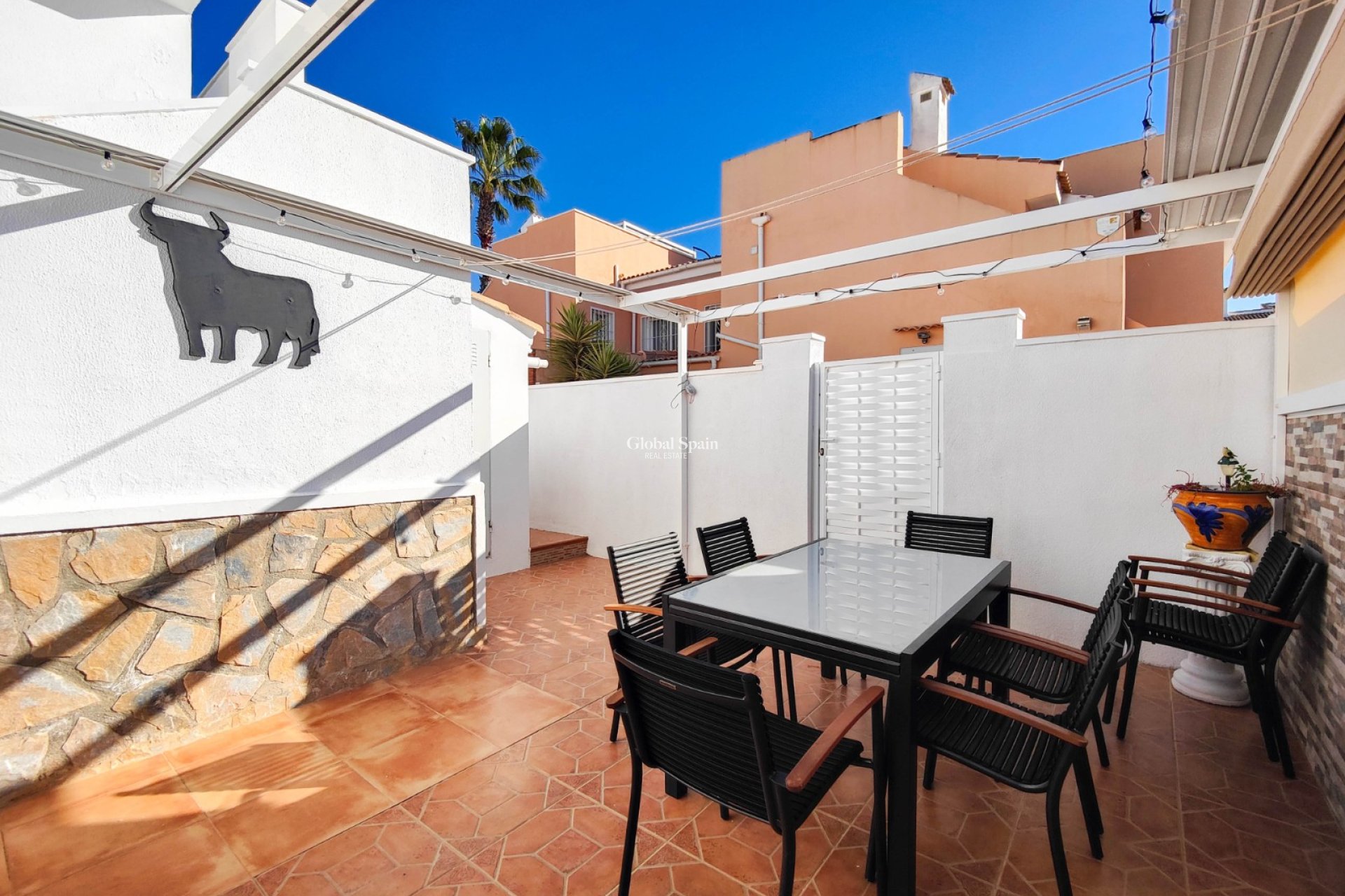 Wederverkoop - VILLA -
CIUDAD QUESADA