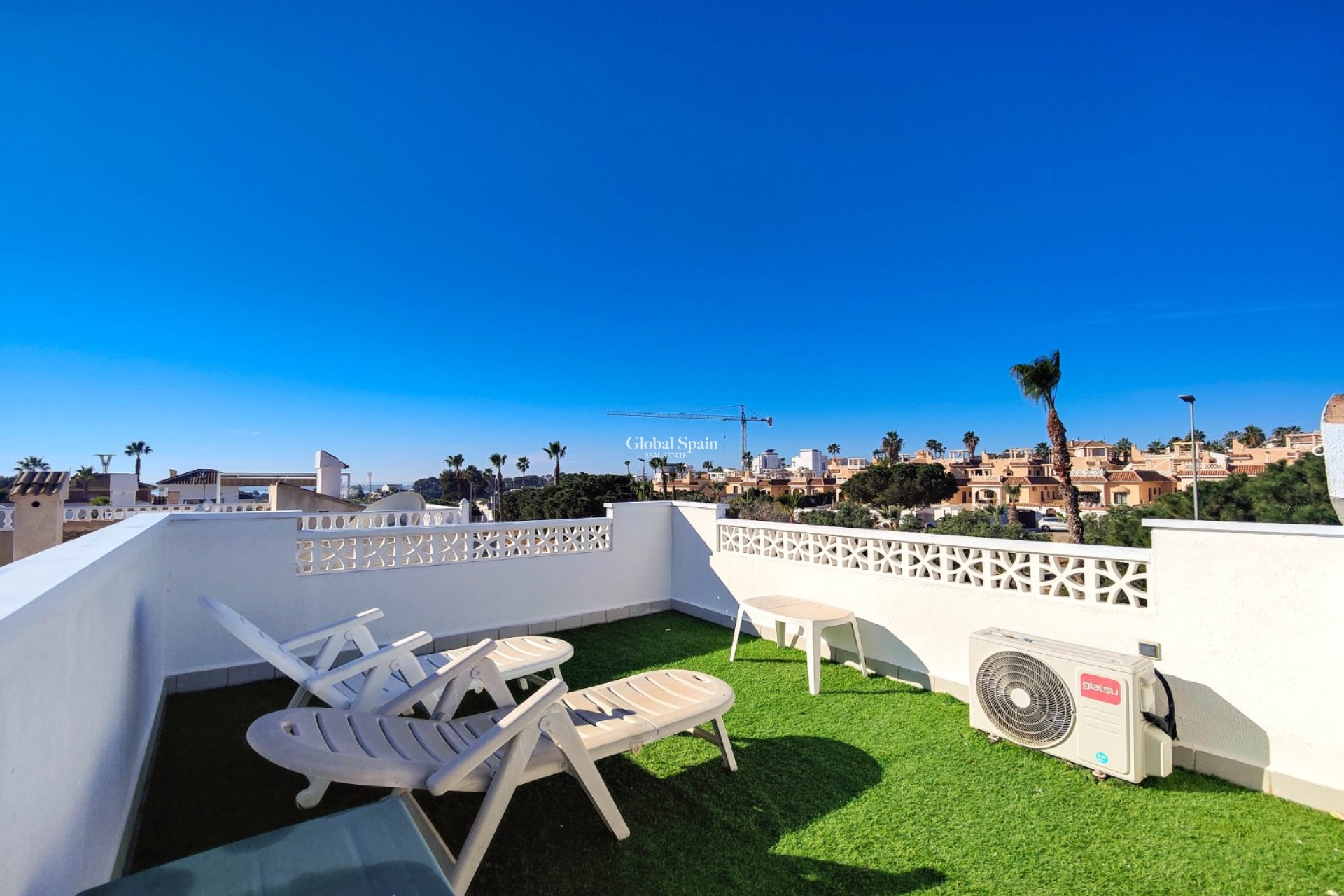 Wederverkoop - VILLA -
CIUDAD QUESADA
