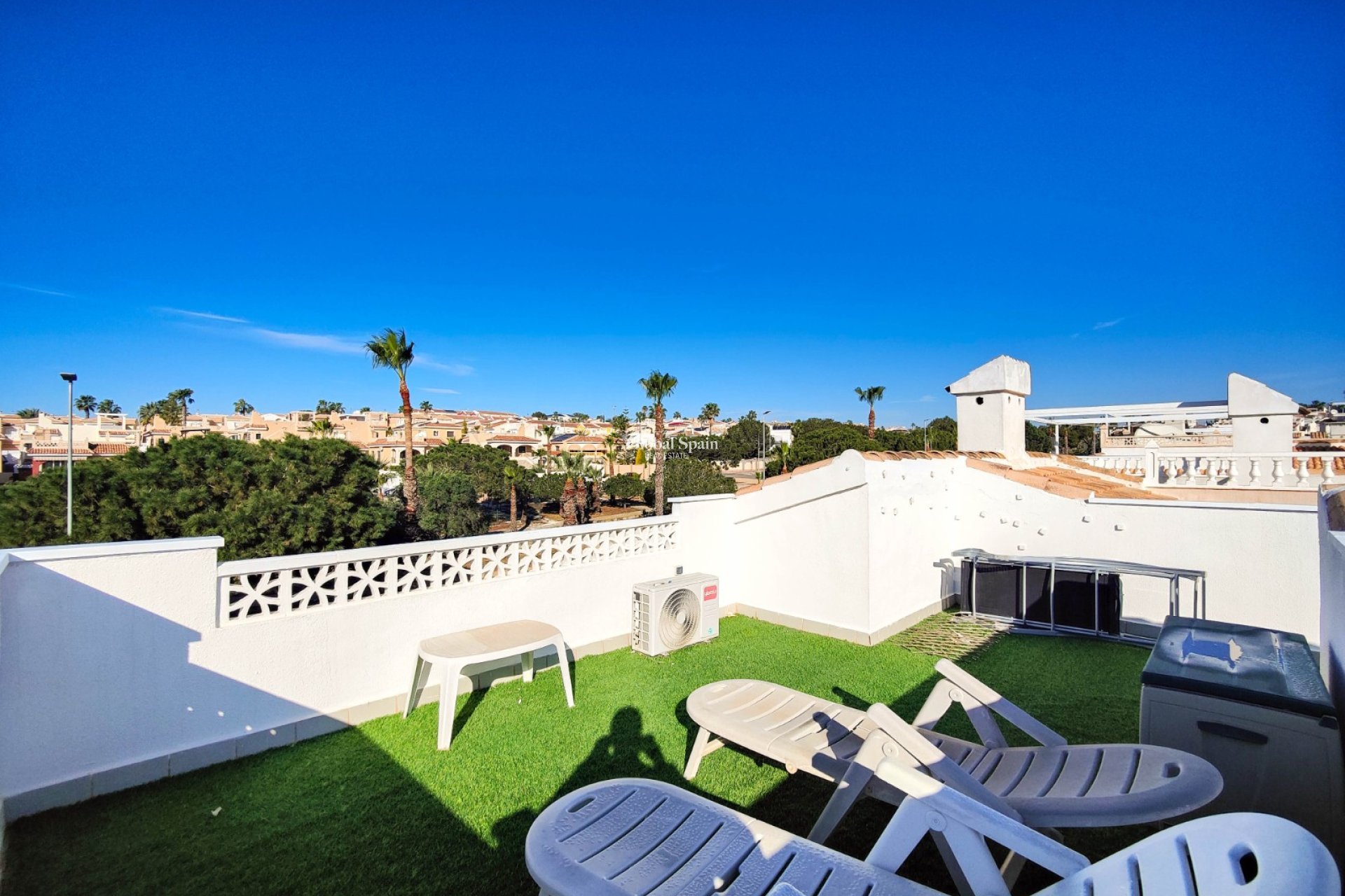 Wederverkoop - VILLA -
CIUDAD QUESADA