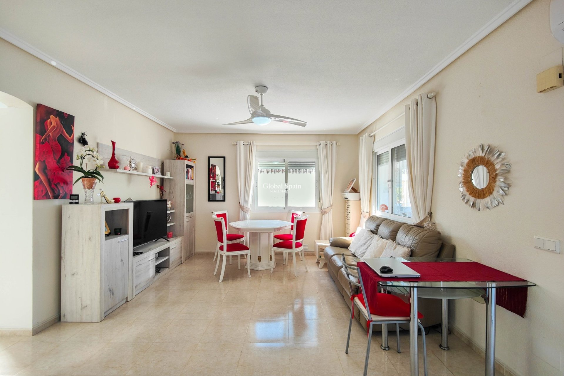 Wederverkoop - VILLA -
CIUDAD QUESADA