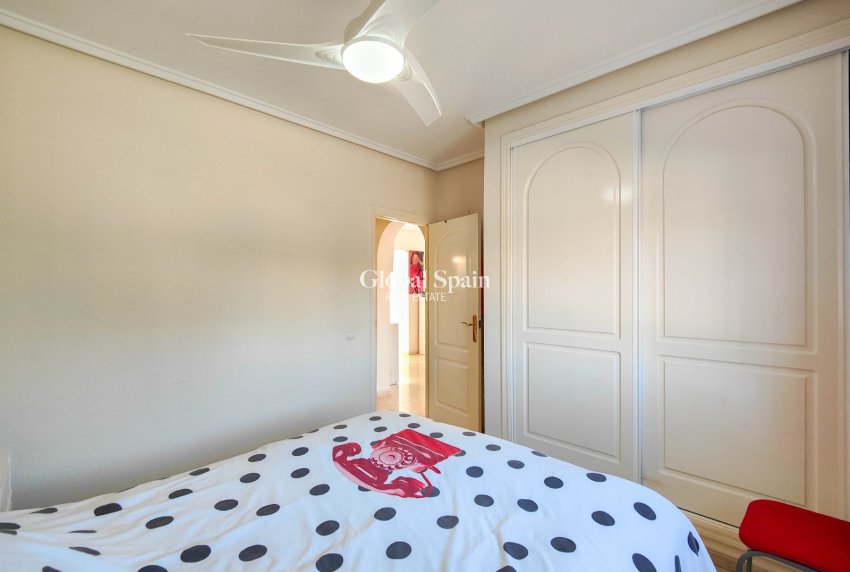 Wederverkoop - VILLA -
CIUDAD QUESADA