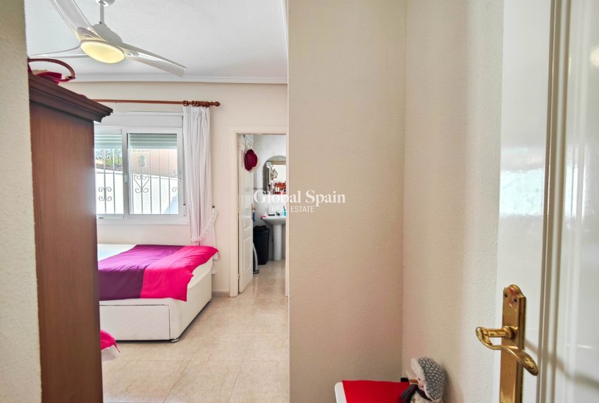 Wederverkoop - VILLA -
CIUDAD QUESADA