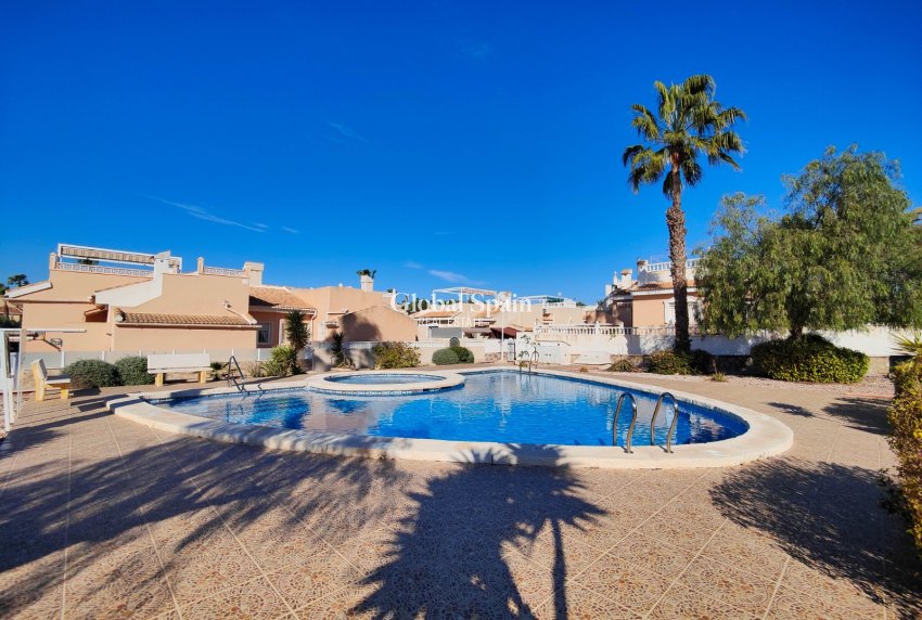 Wederverkoop - VILLA -
CIUDAD QUESADA