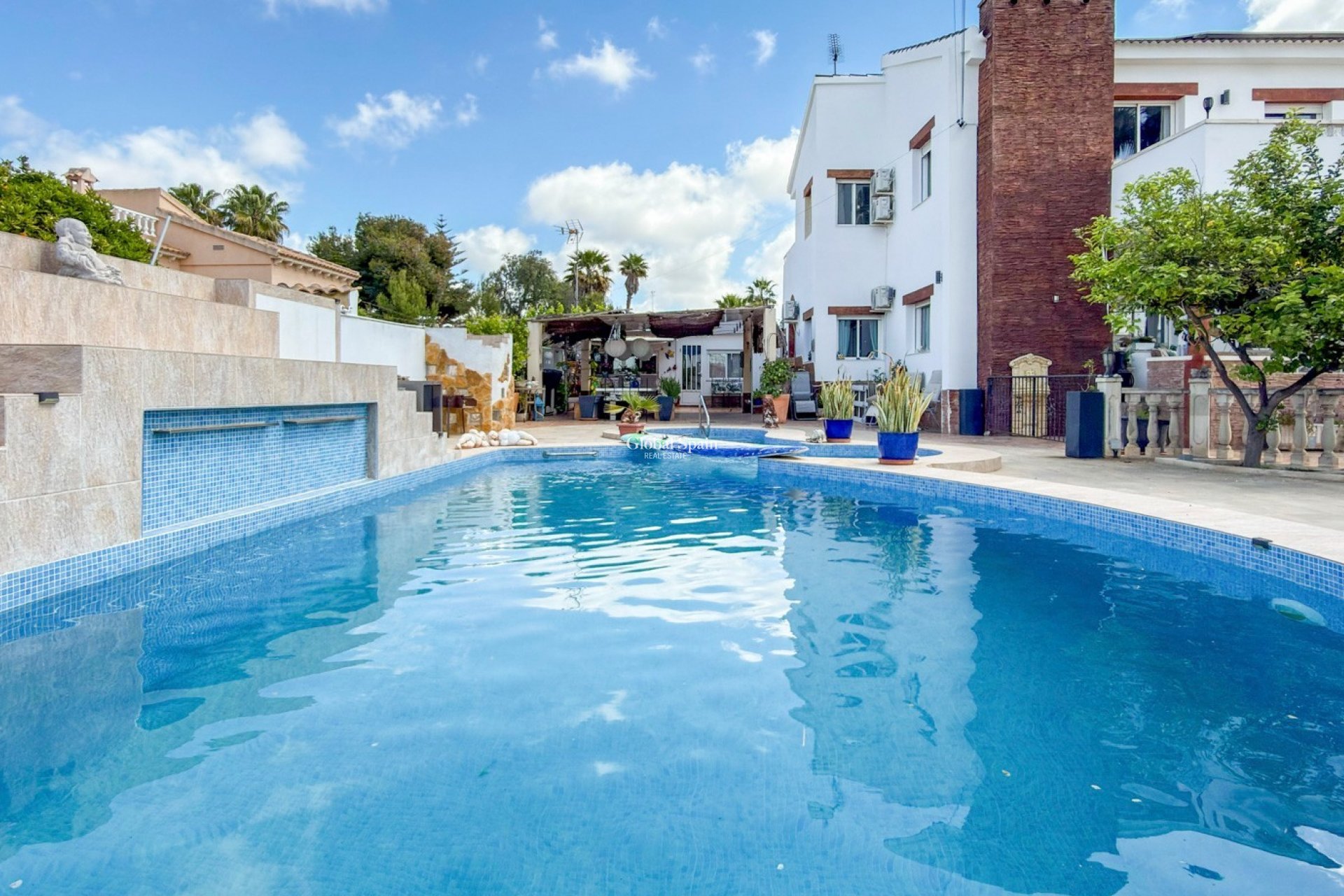 Wederverkoop - VILLA -
CIUDAD QUESADA