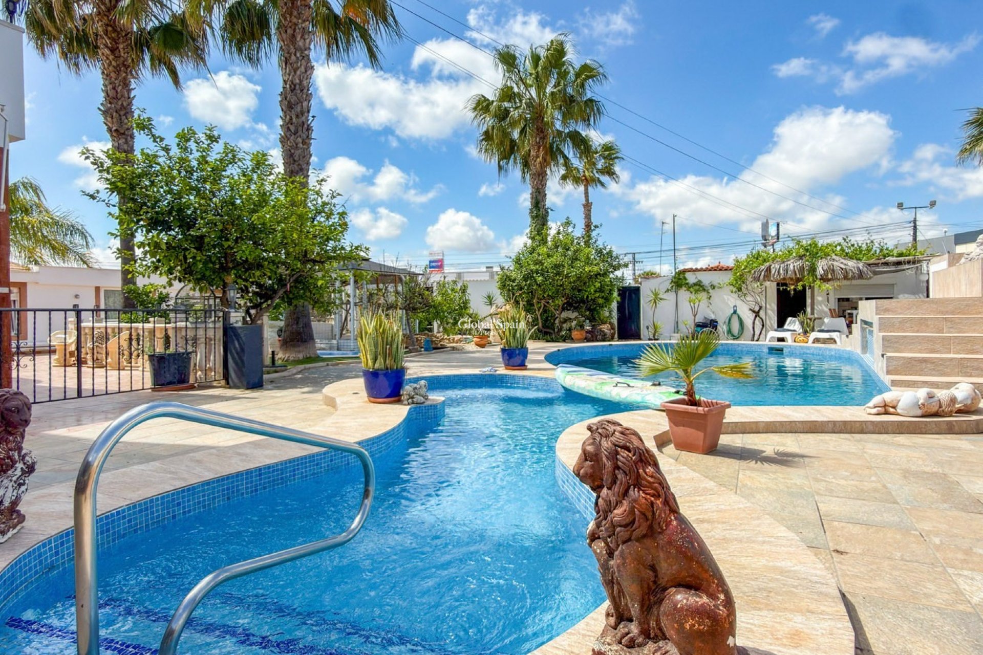 Wederverkoop - VILLA -
CIUDAD QUESADA