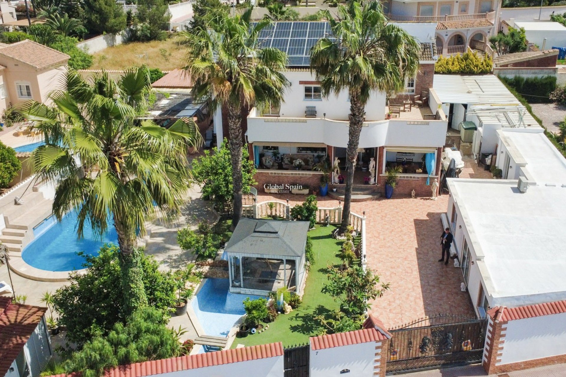 Wederverkoop - VILLA -
CIUDAD QUESADA