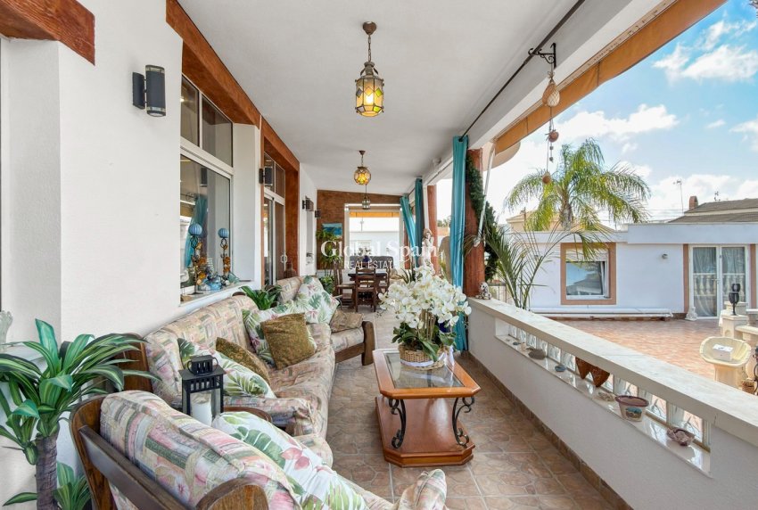 Wederverkoop - VILLA -
CIUDAD QUESADA