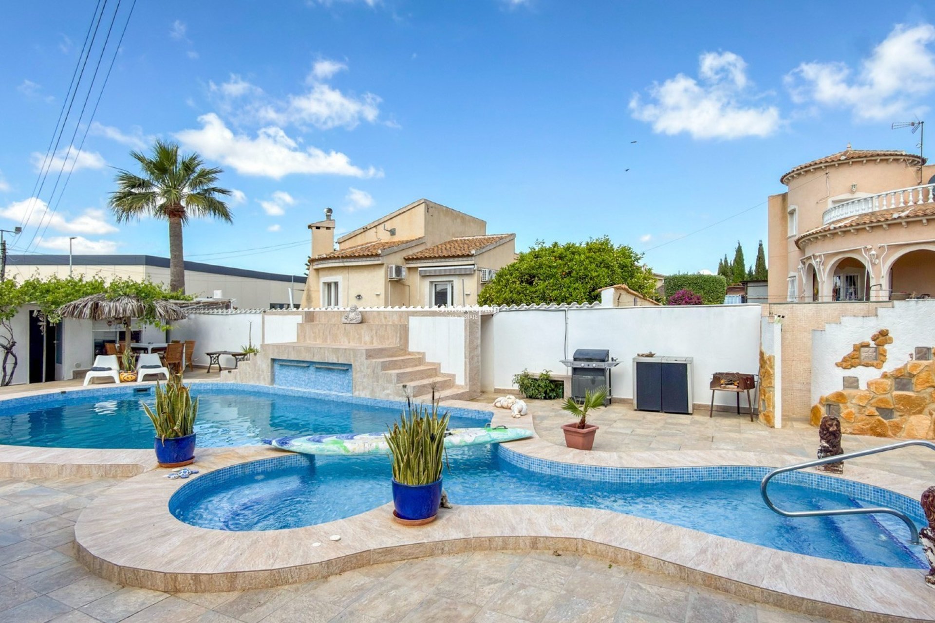 Wederverkoop - VILLA -
CIUDAD QUESADA